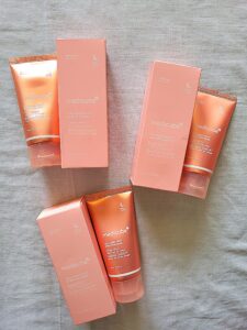 est un soin de nuit coréen conçu pour recharger l'élasticité de la peau et sceller l'hydratation pendant le sommeil.